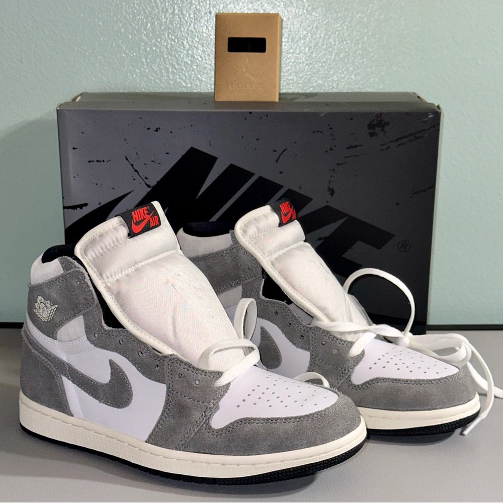 Nike Air Jordan 1 High Retro OG ‘Black and Smoke Grey’